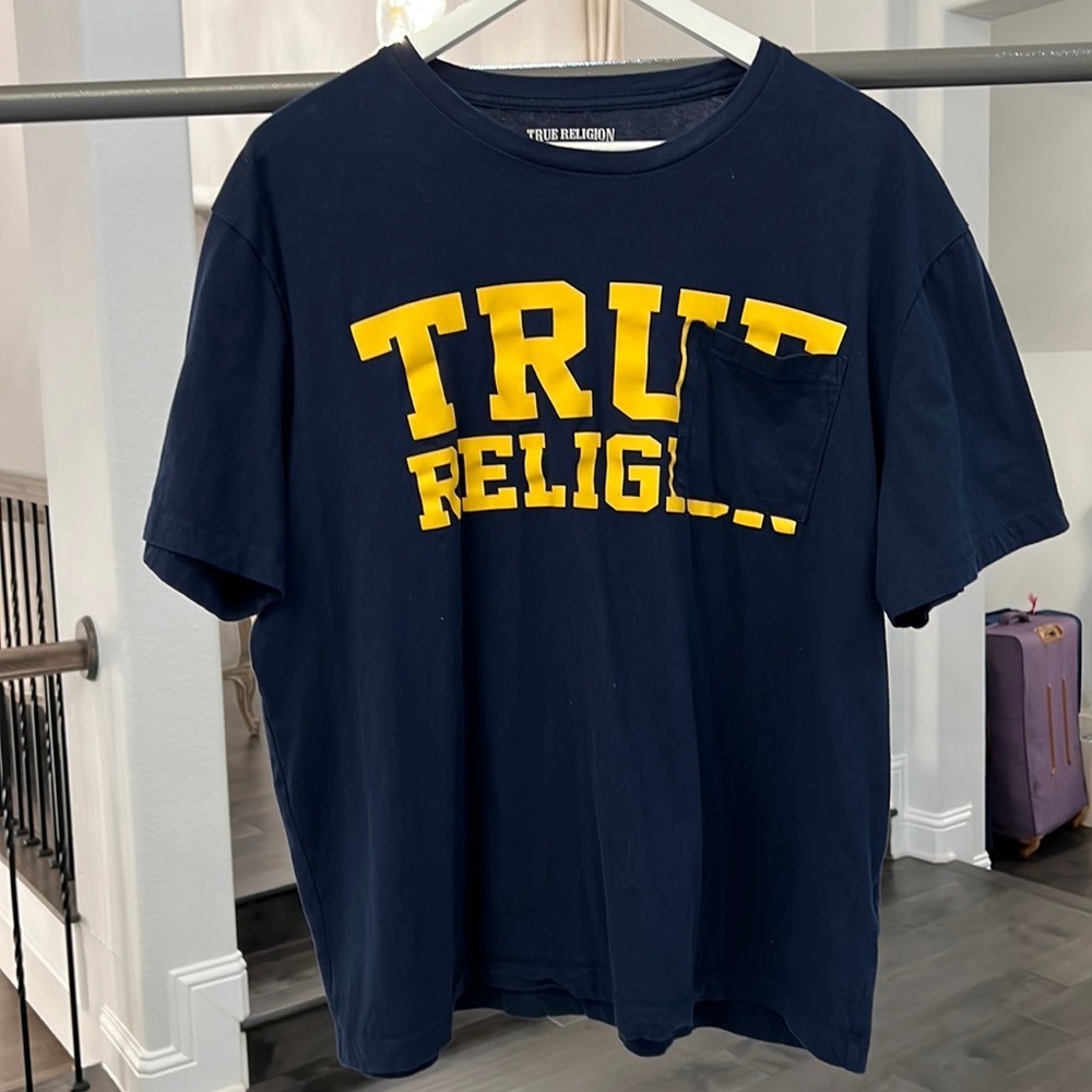 TRUE RELIGION MEN T SHIRT SIZE XL